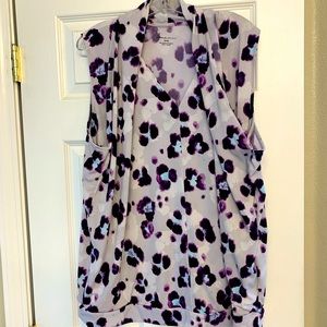 Lane Bryant white and purple size 26/28 top